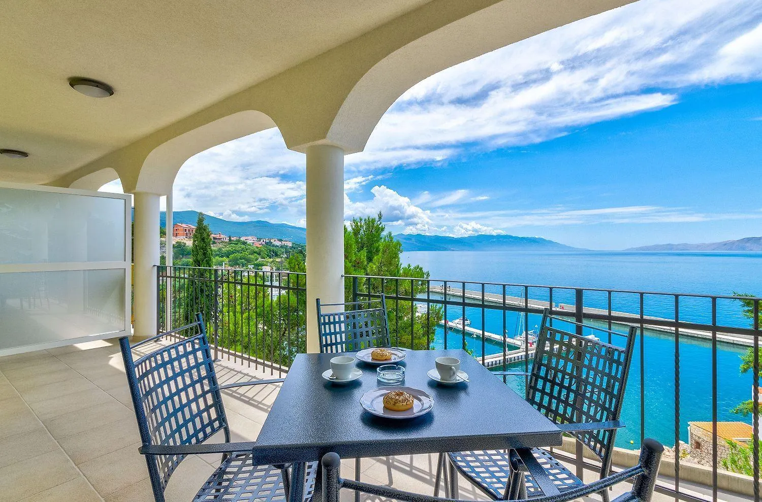 Luxuswohnung Mit Pool, Sauna, Gym Direkt Am Meer Novi Vinodolski
